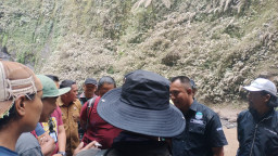 Paksa Lakukan Pungli Kembali Kuasa Hukum Tumpak Sewu Tempuh Jalur Hukum