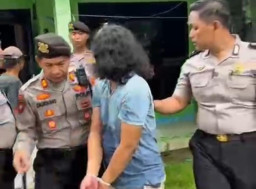 Beraksi dengan Sajam, Pemuda Depresi di Geneng Dilumpuhkan Taser Gun Polisi