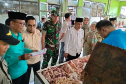 Kodim dan Pemkab Trenggalek Pantau Harga Sembako di Pasar Tradisional