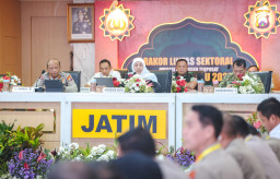 Pimpin Rakor Lintas Sektoral Jelang Operasi Ketupat Semeru 2026, Kapolda Jatim Tekankan Sinergi Pengamanan Nyepi dan Idu