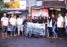Ramadan Berkah! Aba Niman dan SINTORA.NEWS Bagikan 500 Takjil, Santuni 20 Anak Yatim dan Salurkan Sembako untuk Warga Su