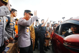 Tinjau Kalikangkung, Kapolri Pastikan Pelayanan hingga Rekayasa Lalin Optimal Hadapi Mudik 