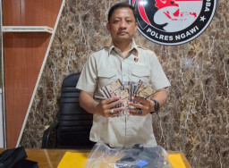 Dari Tangan Pengedar, Polres Ngawi Sita Ratusan Butir Obat Keras Berbahaya di Kecamatan Sine