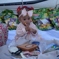 Harapan Menjadi Anak Sholeha, Ketum KWI Berharap Cucunya Memilih Kitab Suci Al-Qur'an Dalam Prosesi Acara Toron Tanah (D