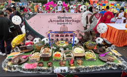 Horison Arcadia Heritage Rajawali Surabaya Tampil Nyentrik di Festival Rujak Uleg Phoria 2026