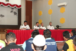 Perkuat Kesadaran dan Disiplin, Pejabat Struktural Lapas Kelas I Madiun Berikan Pengarahan kepada Warga Binaan