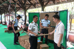 Asah Kreativitas dan Bekal Kemandirian Warga Binaan, Lapas Kelas I Madiun Tekuni Kegiatan Kemandirian Berupa Keterampila