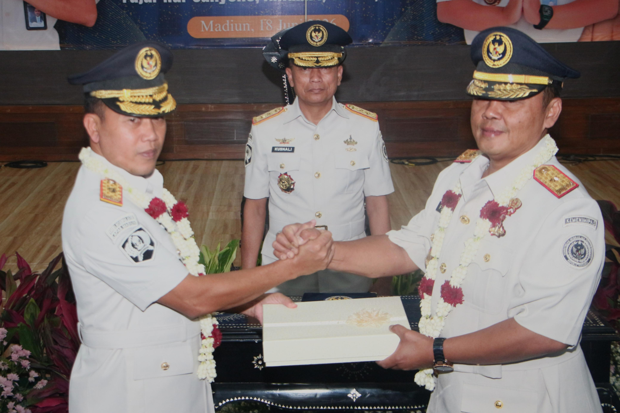 Tongkat Estafet Kepemimpinan Beralih, Sertijab Kalapas Lapas Kelas I Madiun Berlangsung Khidmat dan Penuh Kekeluargaan