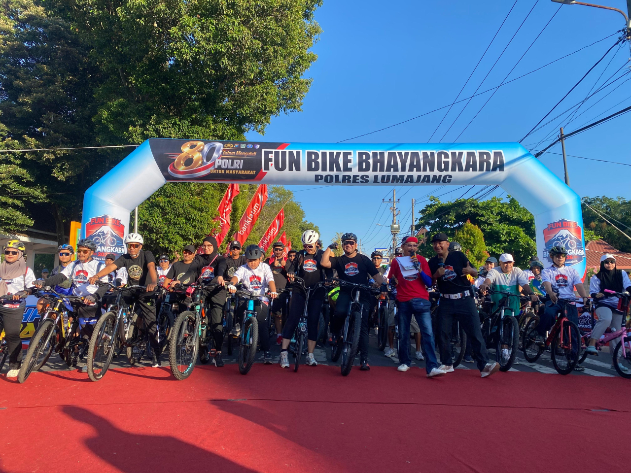 Polres Lumajang Gelar Gowes, Ribuan Pesepeda Sambut Hari Bhayangkara ke - 80