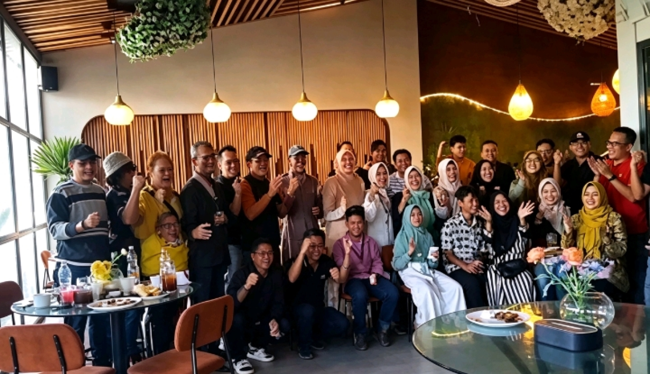 Reuni Bareng Ke-4 SMPN 2 Angkatan 93 Yang Bertajuk Ngopi Bareng dan Santunan Anak Yatim, Memupuk Kepedulian Sosial