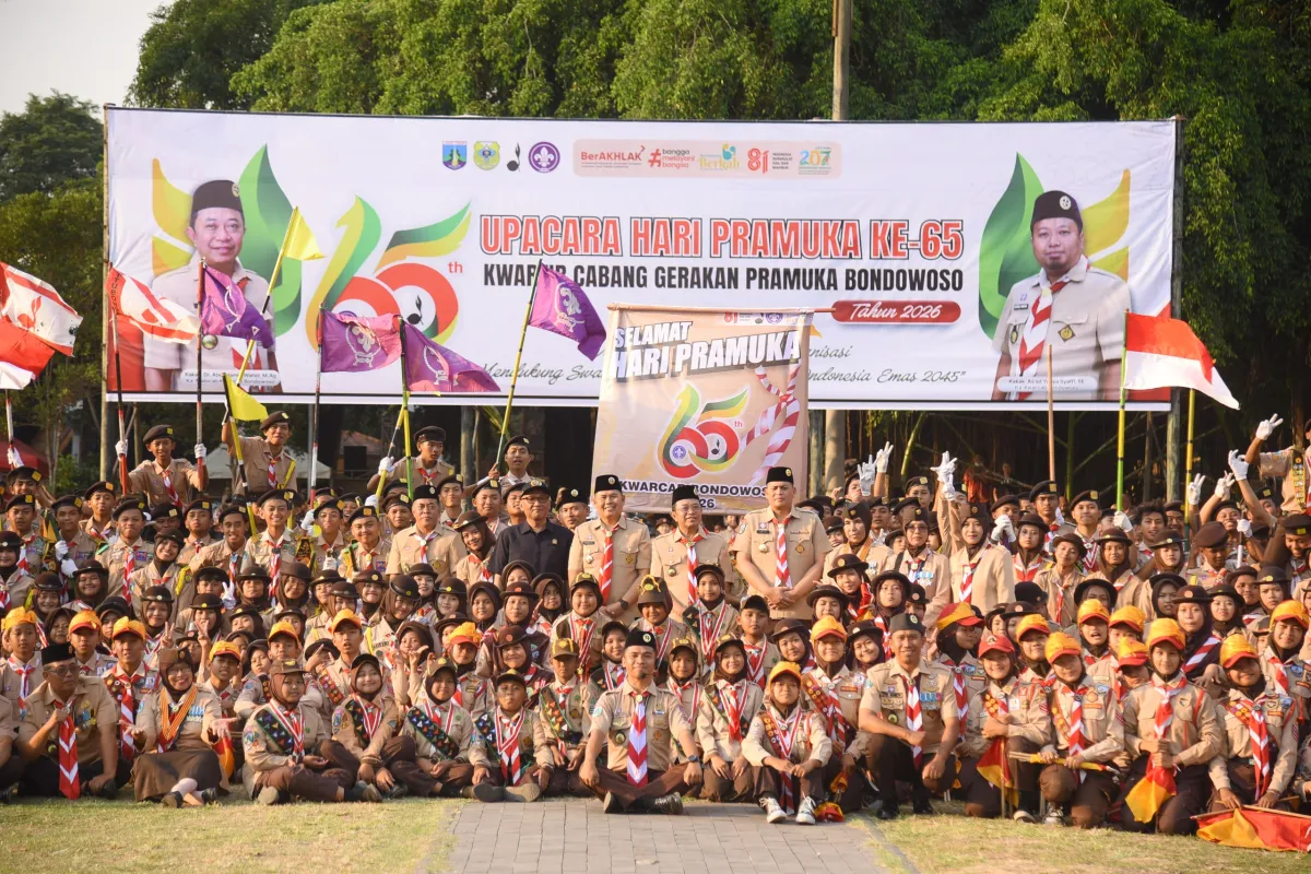 Peringati HUT Pramuka ke-65, Kapolres Bondowoso Terima Penghargaan dari Bupati Bondowoso