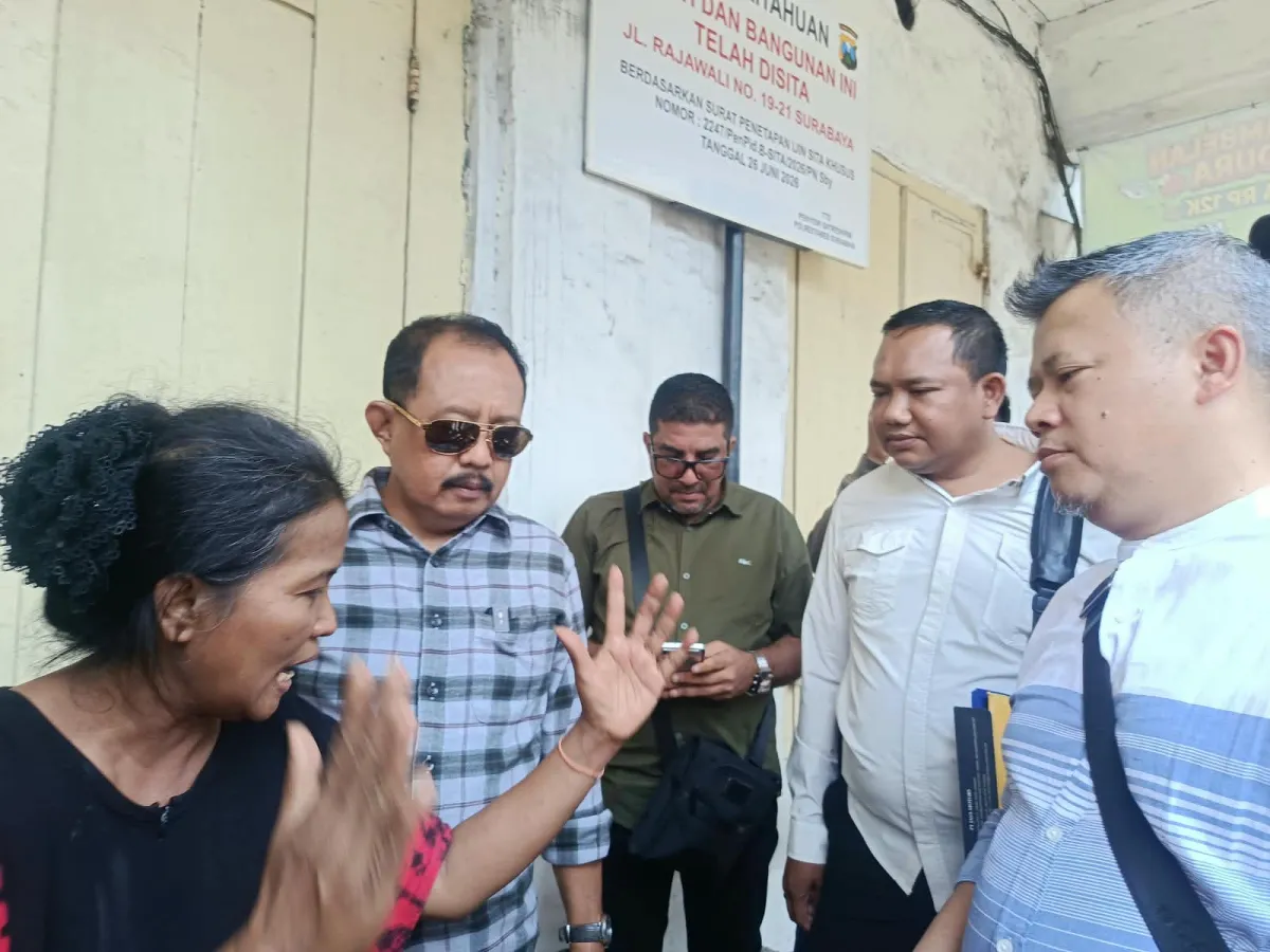 Sudah Jadi Tersangka Polrestabes, Sri Purwani Masih Ngotot Kuasai Rumah Ber SHM Yang Sudah Berubah Fungsi Menjadi Warkop